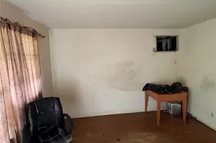 5543 Lakefield Dr, Houston, TX 77033 - Photo 5