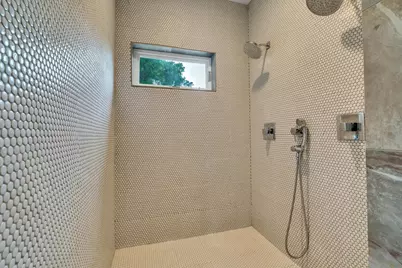 1310 Du Lock Ln Lane, Houston, TX 77055 - Photo 23