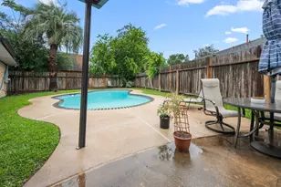 8215 Braes River Dr, Houston, TX 77074 - Photo 21