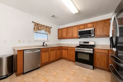 8111 Eastpoint Boulevard, Baytown, TX 77521 - Photo 7