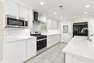 1302 Hawk Tree Dr, College Station, TX 77845 - Photo 7
