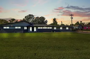 2011 Durrain Ferry Rd, Baytown, TX 77520 - Photo 27