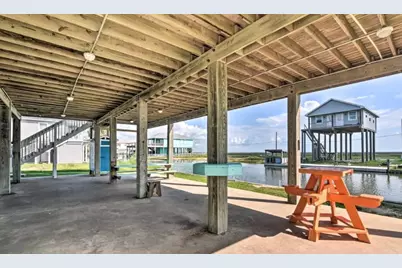 522 Dolphin, Freeport, TX 77541 - Photo 15