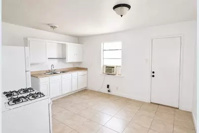 1206 30th Street #4, Galveston, TX 77550 - Photo 7