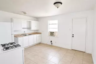 1206 30th St, Galveston, TX 77550 - Photo 7