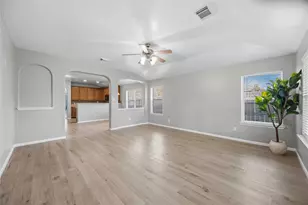 11609 Spill Creek Dr, Pearland, TX 77584 - Photo 5