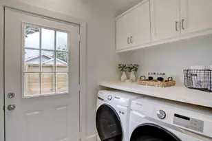 6107 N Main St, Houston, TX 77009 - Photo 11