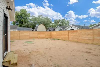 6107 N Main St, Houston, TX 77009 - Photo 13
