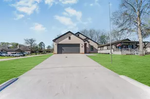 10703 Hillside Dr, Montgomery, TX 77356 - Photo 5