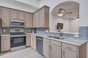 1408 S Friendswood Dr, Friendswood, TX 77546 - Photo 7