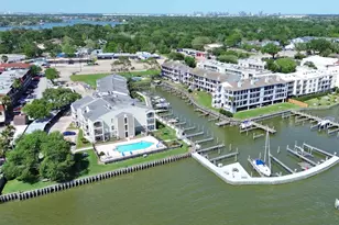 205 Yacht Club Ln, Seabrook, TX 77586 - Photo 3