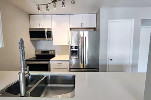 205 Yacht Club Ln, Seabrook, TX 77586 - Photo 9