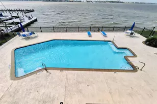 205 Yacht Club Ln, Seabrook, TX 77586 - Photo 5