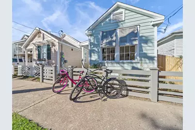 2520 Avenue M, Galveston, TX 77550 - Photo 1