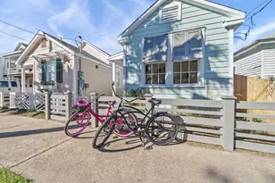 2520 Avenue M, Galveston, TX 77550 - Photo 1