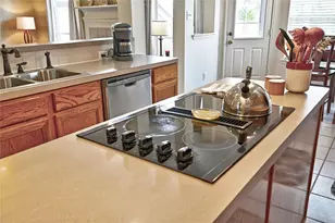 1415 Crystal Lake Cir E, Pearland, TX 77584 - Photo 13