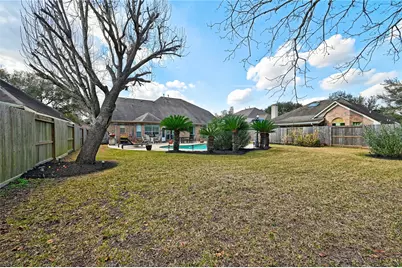 1415 Crystal Lake Circle E, Pearland, TX 77584 - Photo 41