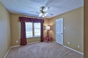 1415 Crystal Lake Cir E, Pearland, TX 77584 - Photo 29