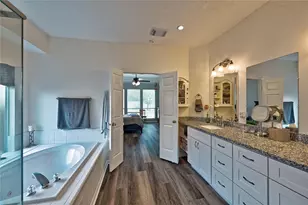 1415 Crystal Lake Cir E, Pearland, TX 77584 - Photo 23