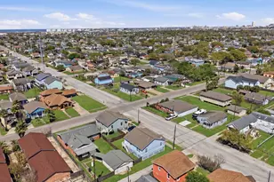 2311 56th St, Galveston, TX 77551 - Photo 23