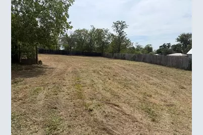707 W Madison Street, Elgin, TX 78621 - Photo 3
