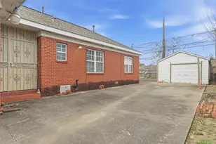 935 Pecore St, Houston, TX 77009 - Photo 19