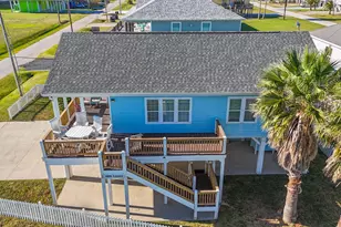2895 Laguna Dr, Crystal Beach, TX 77650 - Photo 1