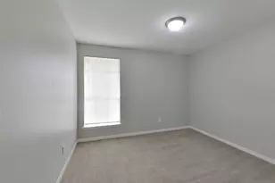 6422 French Chateau Dr, Houston, TX 77088 - Photo 9