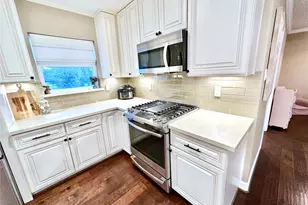 510 N Shadowbend Ave, Friendswood, TX 77546 - Photo 13