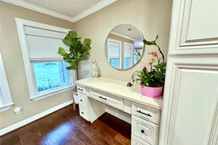 510 N Shadowbend Ave, Friendswood, TX 77546 - Photo 9