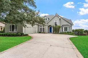 12130 Sagittarius Dr E, Willis, TX 77318 - Photo 5