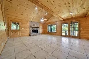 76 Hunters Creek Dr, Huntsville, TX 77340 - Photo 17