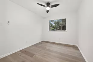 16235 La Terra Dr, Houston, TX 77083 - Photo 11