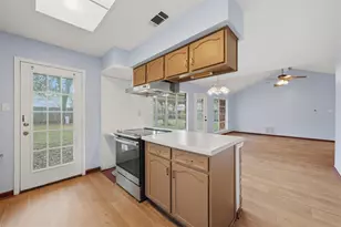 7015 Pella Dr, Houston, TX 77036 - Photo 13