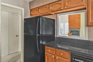 7859 Green Lawn Dr, Houston, TX 77088 - Photo 9