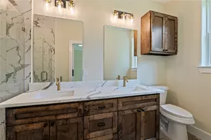 219 E Southland Ave, Alvin, TX 77511 - Photo 21