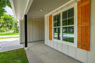 219 E Southland Ave, Alvin, TX 77511 - Photo 5