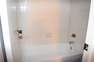 18511 Egret Bay Blvd, Webster, TX 77058 - Photo 9