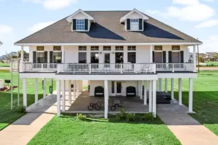 18306 E De Vaca, Galveston, TX 77554 - Photo 1