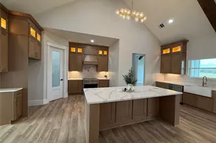 1214 Quarter Horse Trail, Angleton, TX 77515 - Photo 9