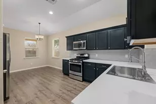 11429 W Woodmark, Conroe, TX 77304 - Photo 9