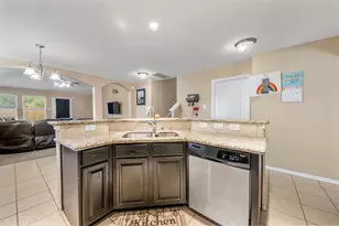 314 Gulf Winds Dr, Bacliff, TX 77518 - Photo 7