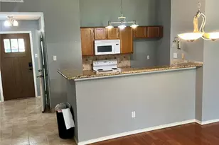 667 E Country Grove Cir, Pearland, TX 77584 - Photo 3