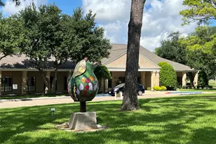 667 E Country Grove Cir, Pearland, TX 77584 - Photo 13