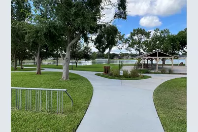 667 E Country Grove Circle, Pearland, TX 77584 - Photo 17