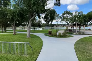 667 E Country Grove Cir, Pearland, TX 77584 - Photo 17