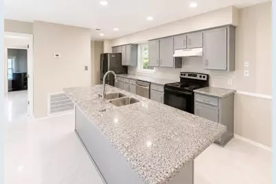 513 W Texas Street, Brazoria, TX 77422 - Photo 3
