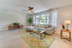 3221 Durhill St, Houston, TX 77025 - Photo 5