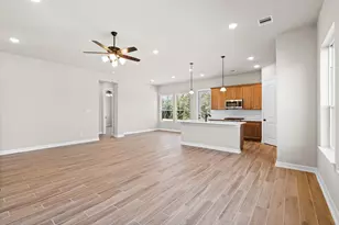 1605 Carefree Cir, Seabrook, TX 77586 - Photo 5