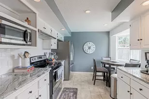 12123 Monticeto Ln, Meadows Place, TX 77477 - Photo 11